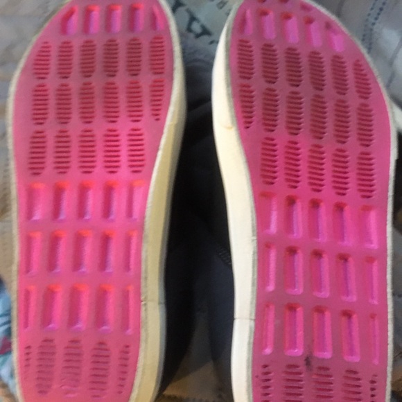Reebok Slip Ons-like new perfect condition - Picture 5 of 5